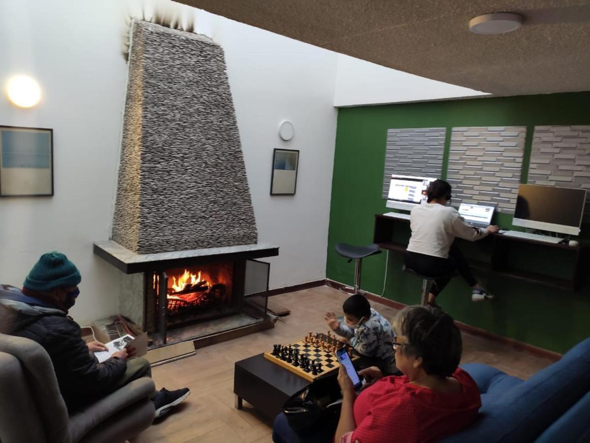 Acogedor Hostal Usaquen La Parada Del Tren Bogotá Exteriör bild