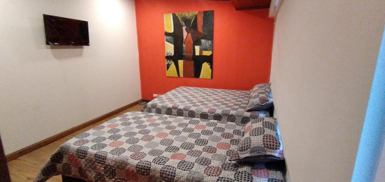 Acogedor Hostal Usaquen La Parada Del Tren Bogotá Exteriör bild