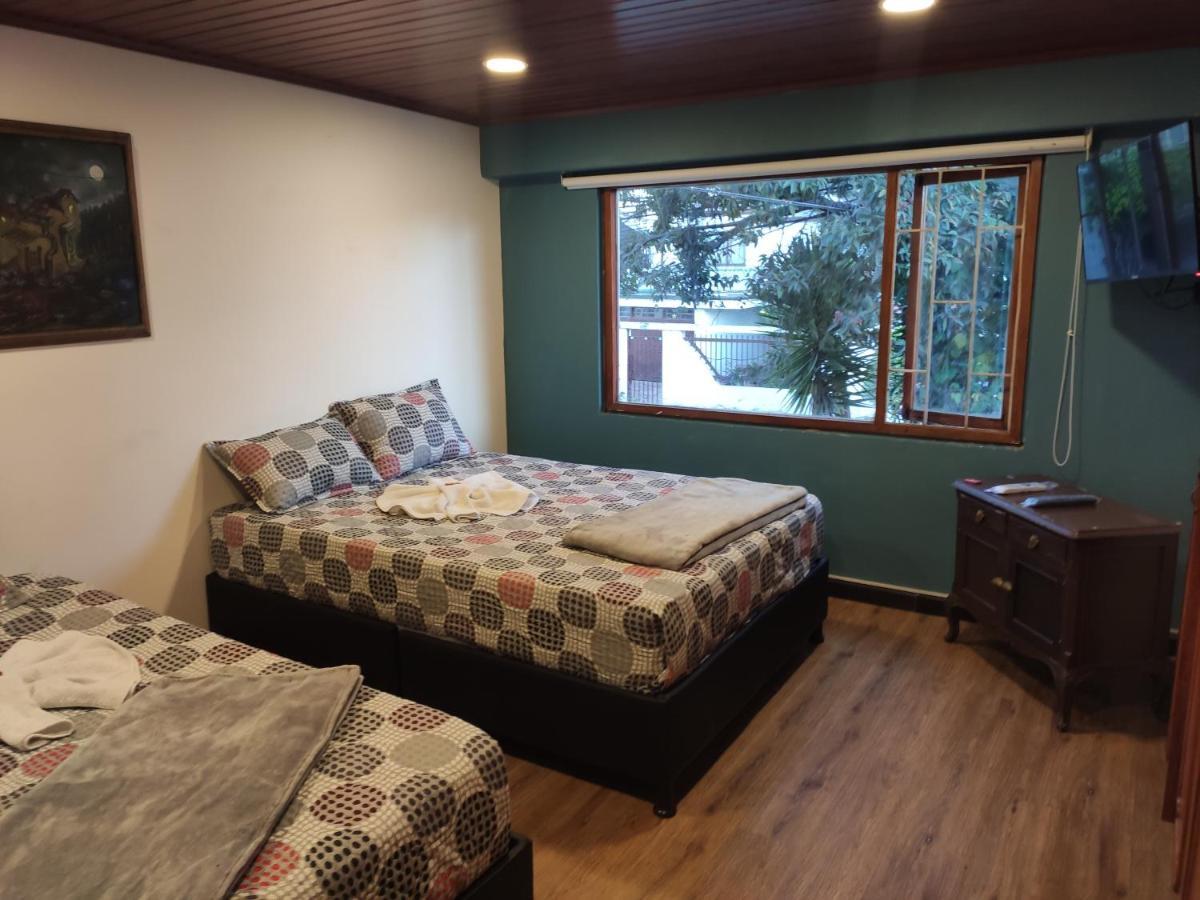 Acogedor Hostal Usaquen La Parada Del Tren Bogotá Exteriör bild