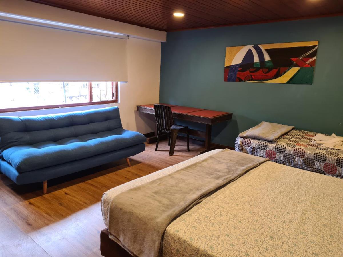 Acogedor Hostal Usaquen La Parada Del Tren Bogotá Exteriör bild