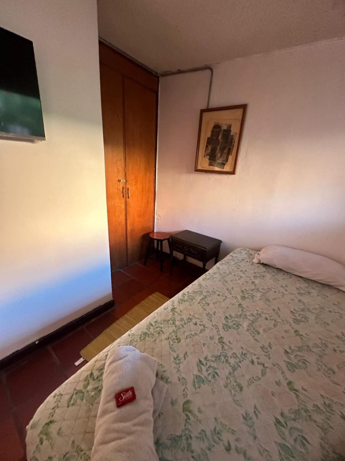 Acogedor Hostal Usaquen La Parada Del Tren Bogotá Exteriör bild