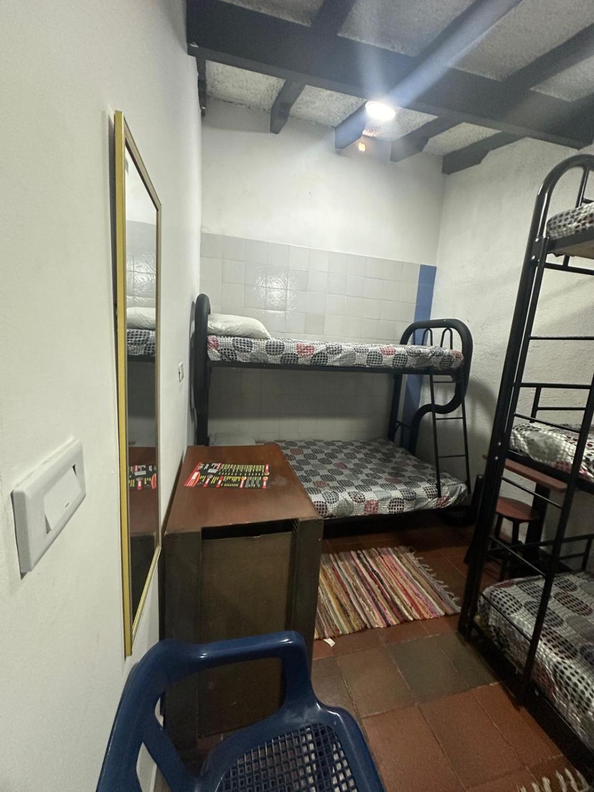 Acogedor Hostal Usaquen La Parada Del Tren Bogotá Exteriör bild