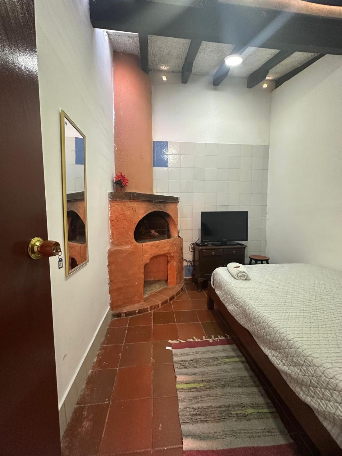 Acogedor Hostal Usaquen La Parada Del Tren Bogotá Exteriör bild